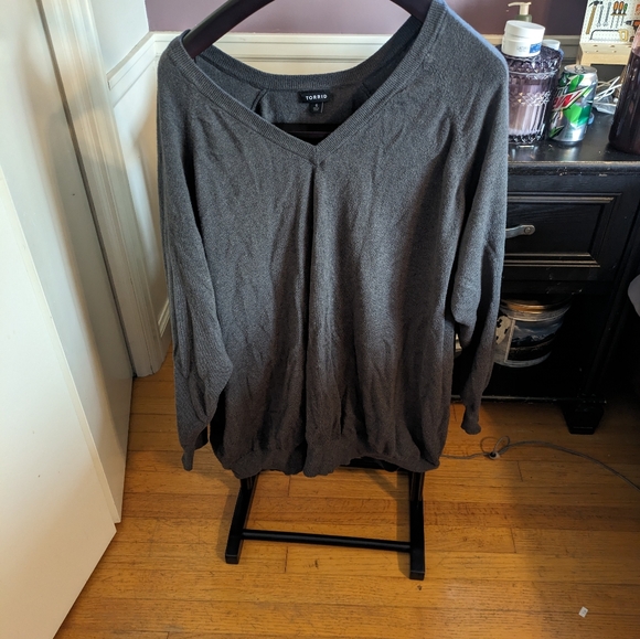 Torrid size 6 gray sweater - Picture 3 of 7